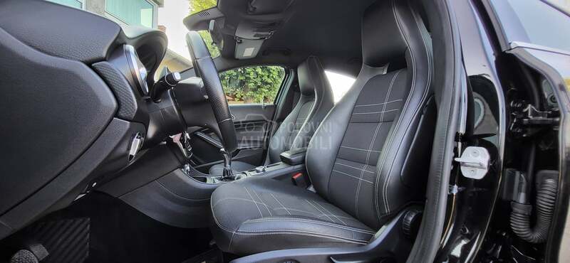 Mercedes Benz A 180 AMG LINE / NA.VI