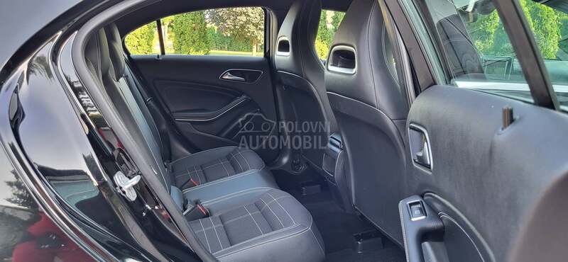 Mercedes Benz A 180 AMG LINE / NA.VI