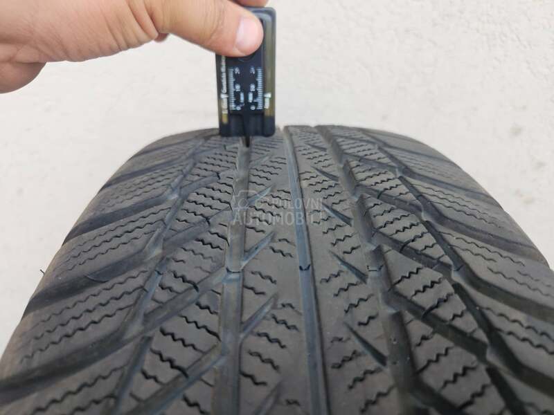 Bridgestone 215/65 R17 Zimska