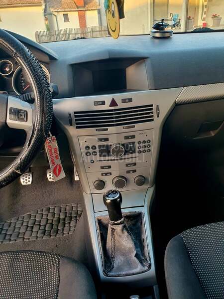 Opel Astra H GTC