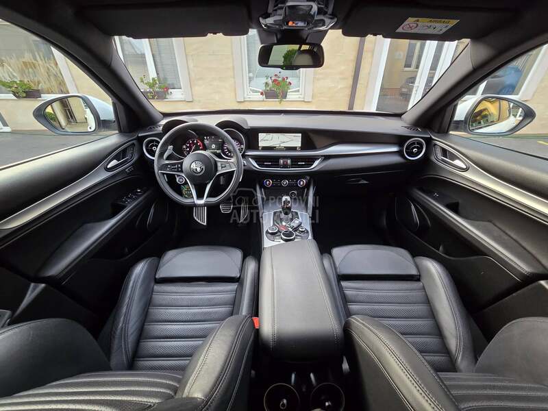 Alfa Romeo Stelvio 2.0i Turbo Q4 AT8 CH
