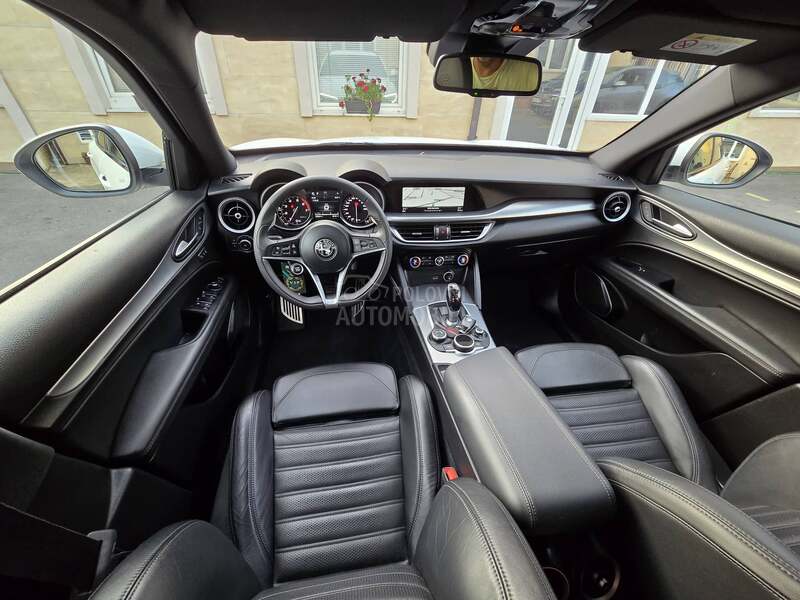 Alfa Romeo Stelvio 2.0i Turbo Q4 AT8 CH