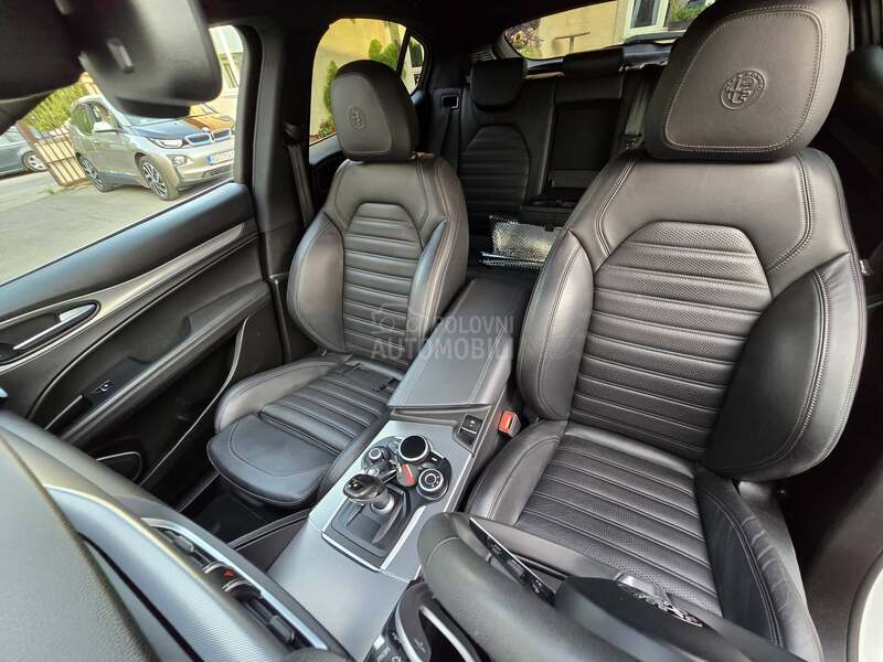 Alfa Romeo Stelvio 2.0i Turbo Q4 AT8 CH