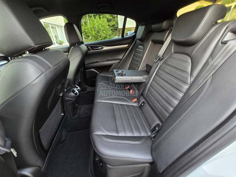 Alfa Romeo Stelvio 2.0i Turbo Q4 AT8 CH