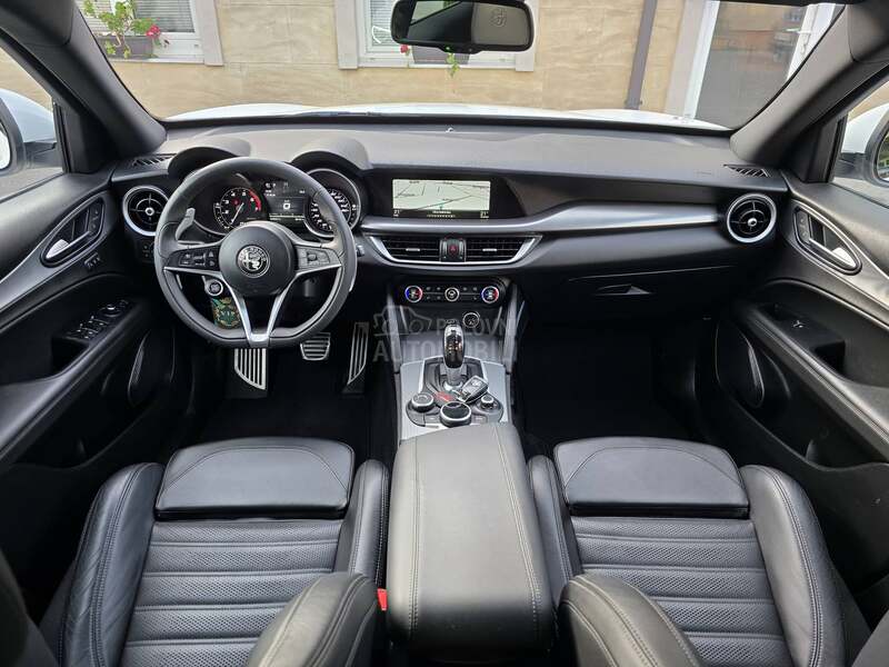 Alfa Romeo Stelvio 2.0i Turbo Q4 AT8 CH