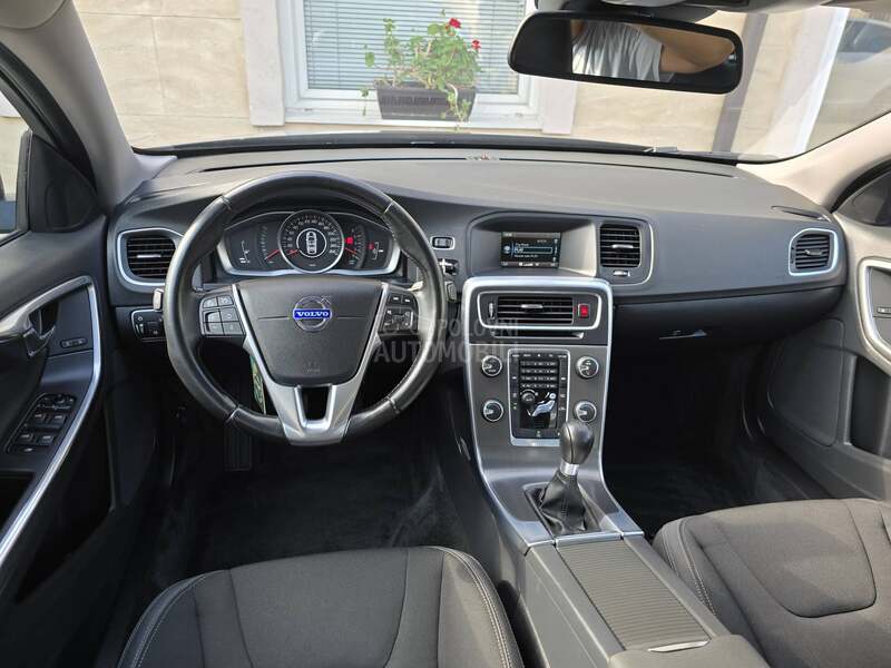 Volvo S60 T3 Momentum iz CH