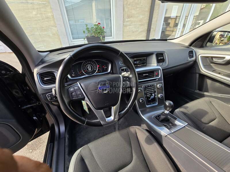 Volvo S60 T3 Momentum iz CH