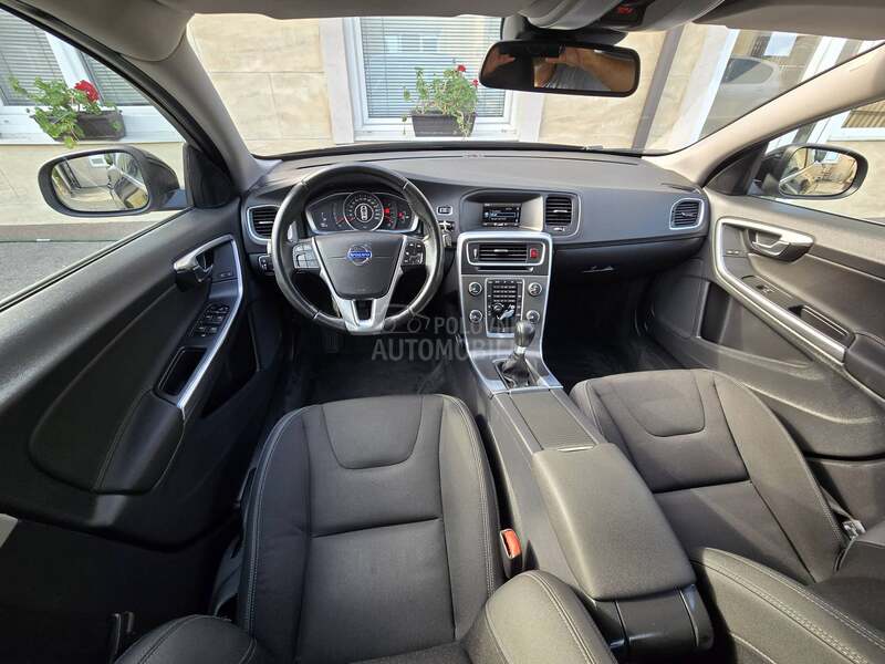 Volvo S60 T3 Momentum iz CH