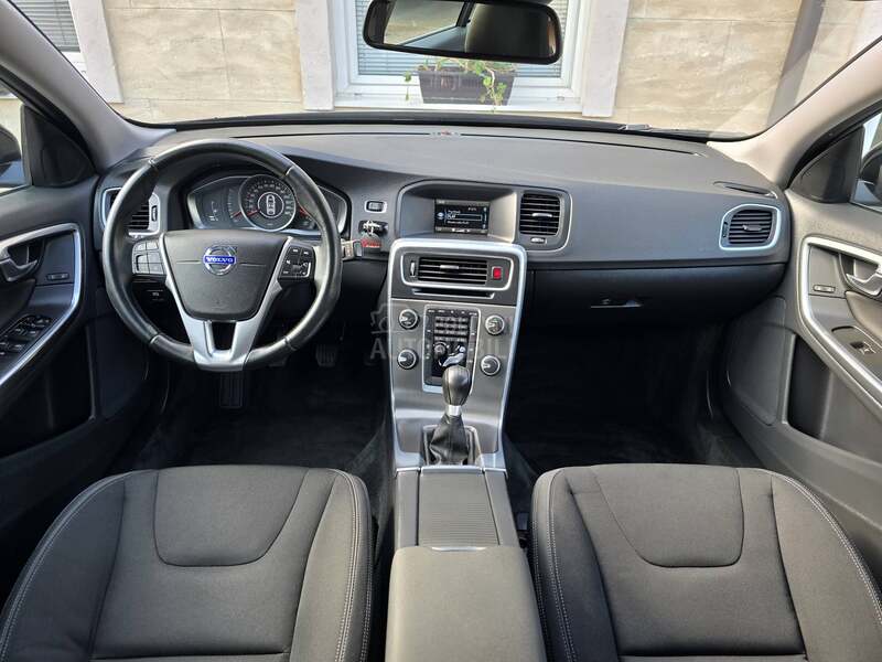 Volvo S60 T3 Momentum iz CH