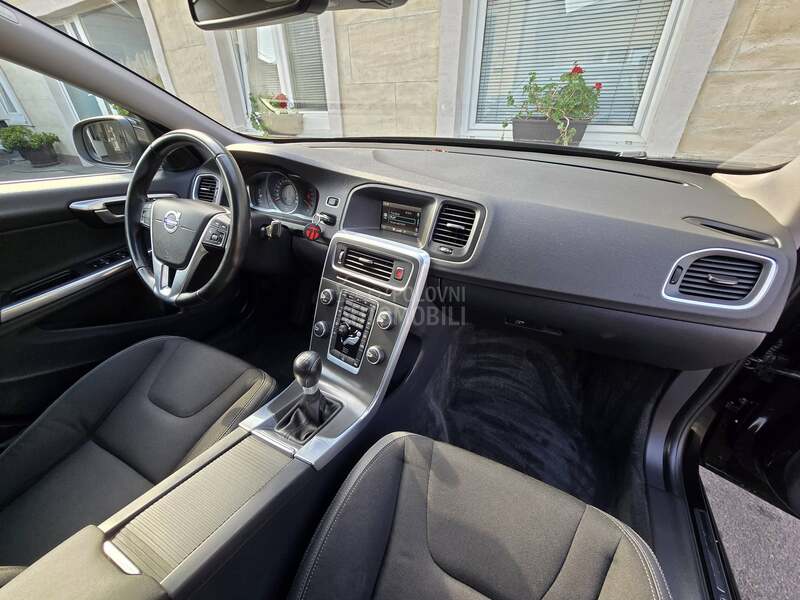 Volvo S60 T3 Momentum iz CH