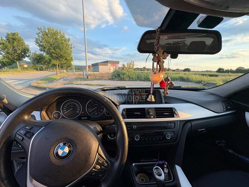 BMW 318 F30 xDrive