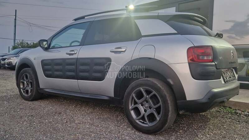 Citroen C4 Cactus 1.2b