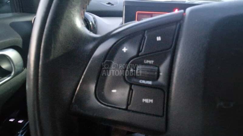 Citroen C4 Cactus 1.2b
