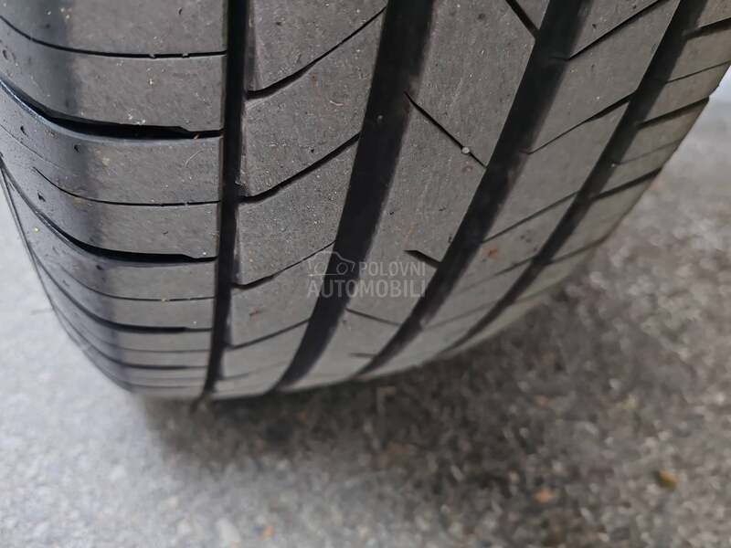 Peugeot 2008 1.2 turbo ALLURE