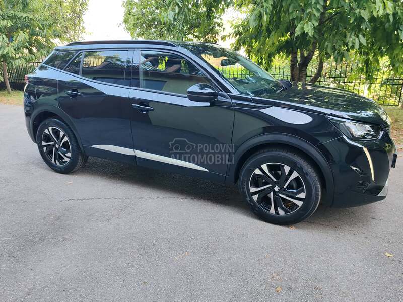 Peugeot 2008 1.2 turbo ALLURE