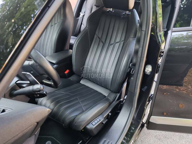 Peugeot 2008 1.2 turbo ALLURE
