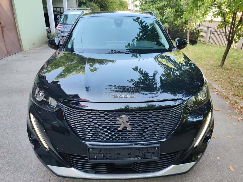Peugeot 2008 1.2 turbo ALLURE