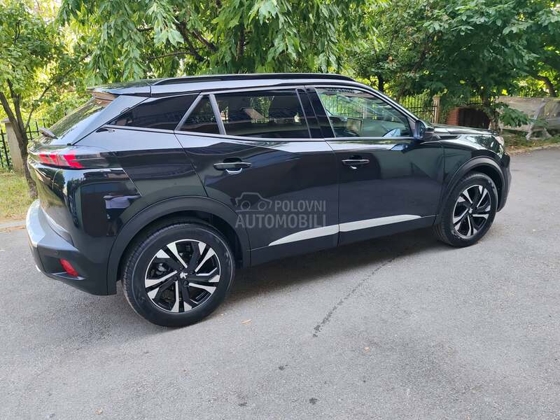Peugeot 2008 1.2 turbo ALLURE