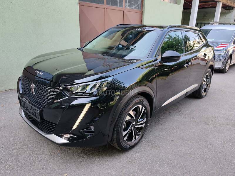 Peugeot 2008 1.2 turbo ALLURE