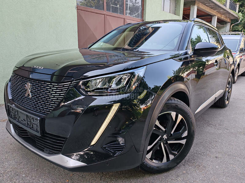 Peugeot 2008 1.2 turbo ALLURE