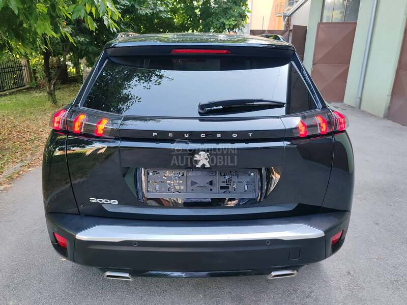 Peugeot 2008 1.2 turbo ALLURE