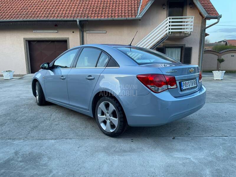 Chevrolet Cruze 