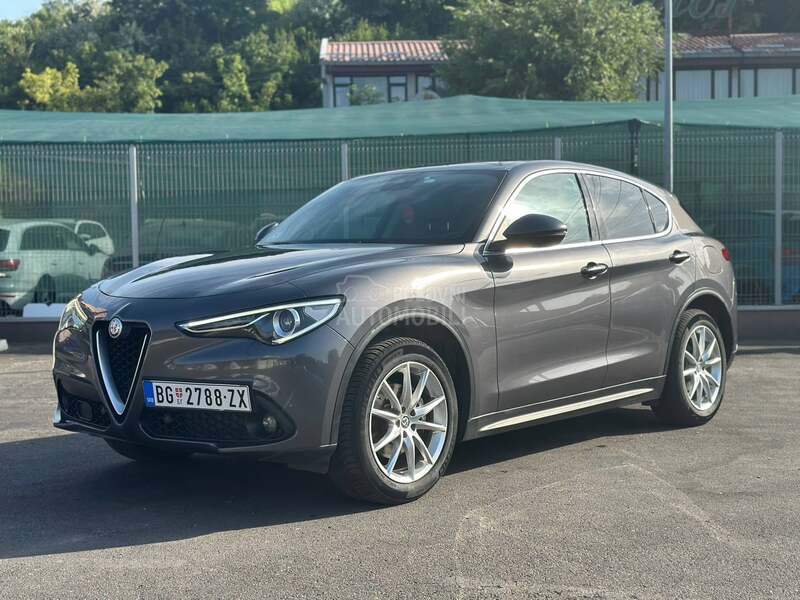 Alfa Romeo Stelvio Q4 R E G