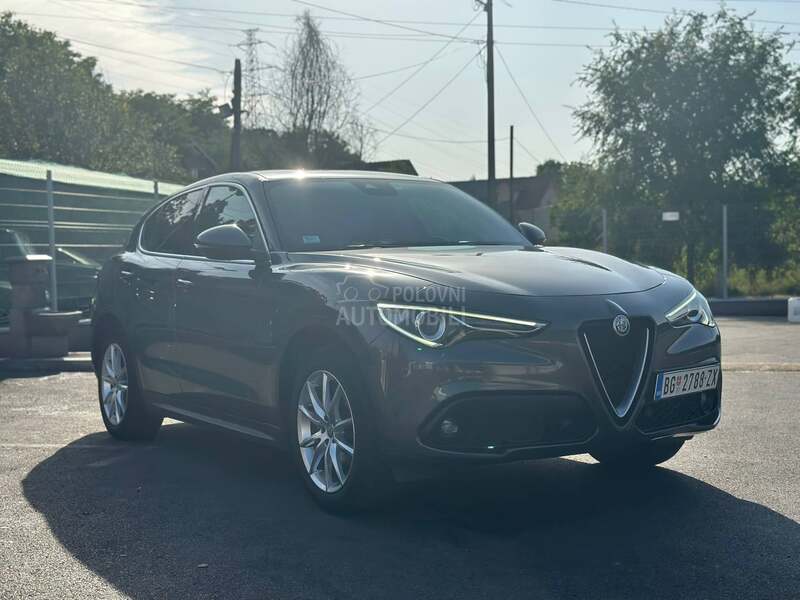 Alfa Romeo Stelvio Q4 R E G