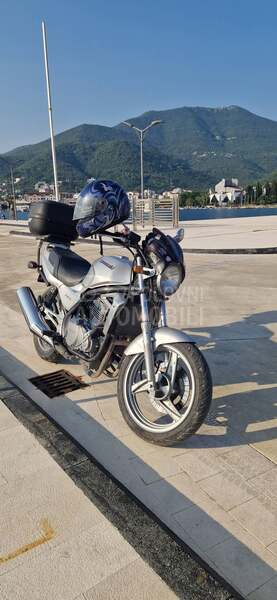 Kawasaki ER 5