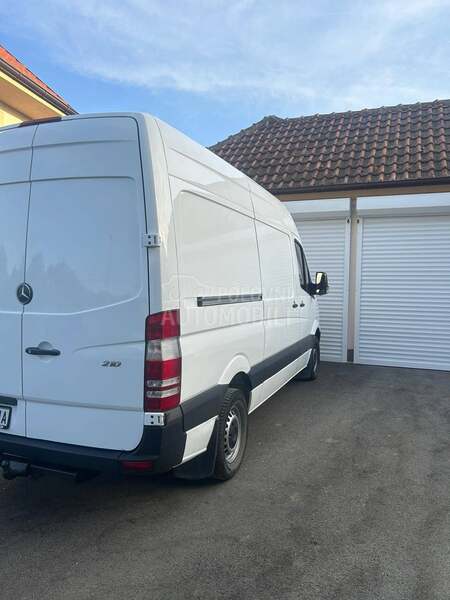 Mercedes Benz Sprinter 210