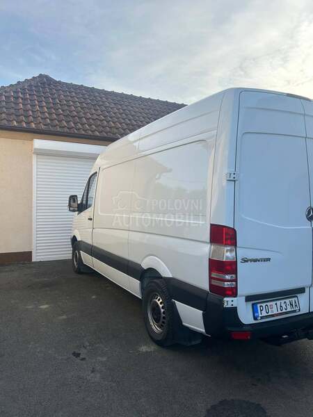 Mercedes Benz Sprinter 210