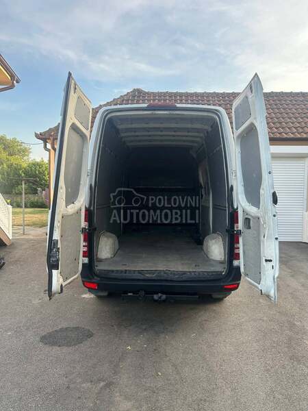 Mercedes Benz Sprinter 210