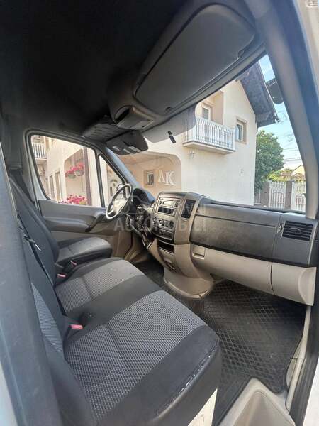 Mercedes Benz Sprinter 210