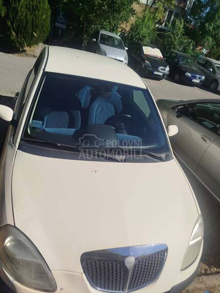 Lancia Ypsilon 