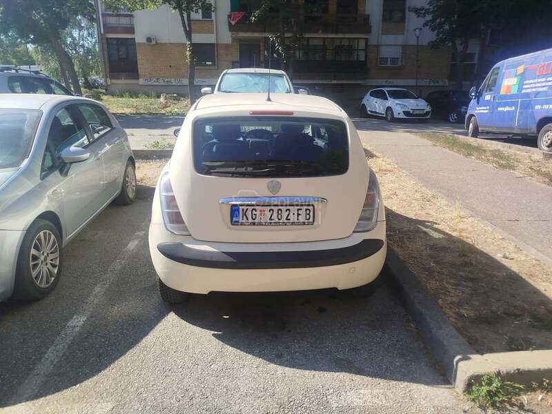 Lancia Ypsilon 