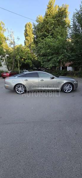 Jaguar XJ 