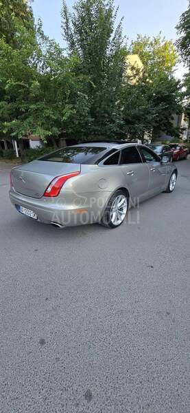 Jaguar XJ 