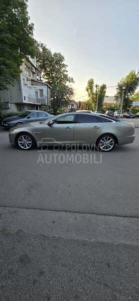 Jaguar XJ 
