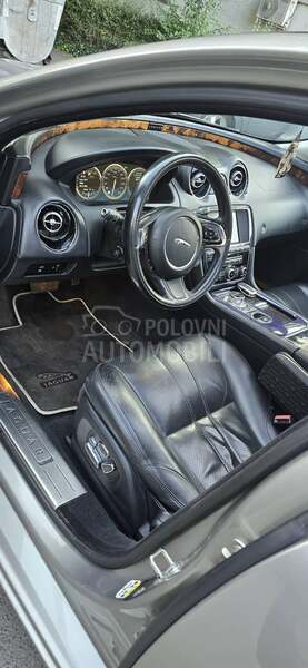 Jaguar XJ 