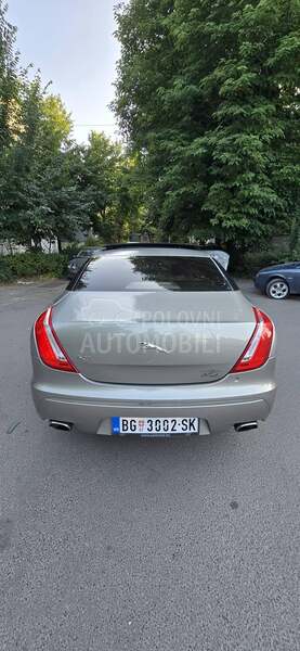Jaguar XJ 