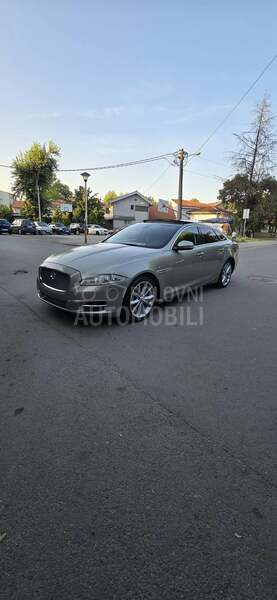 Jaguar XJ 