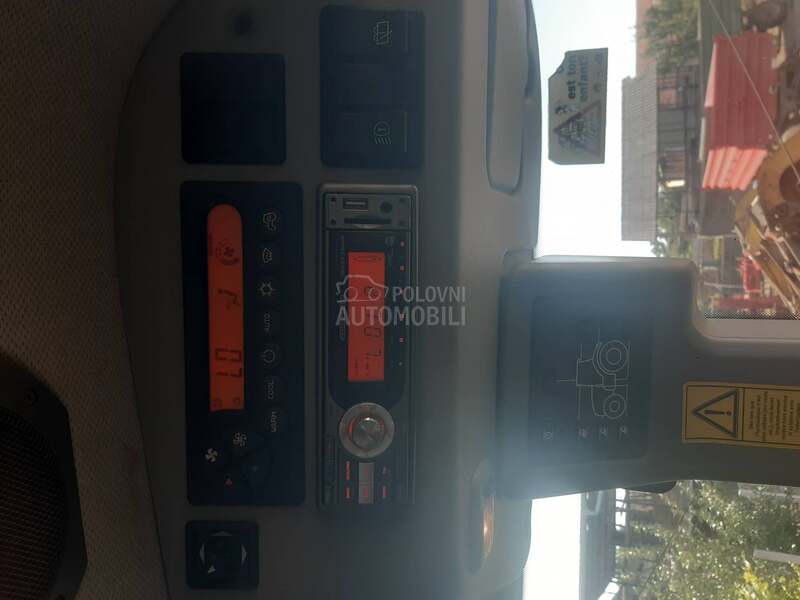 Claas Arion 630