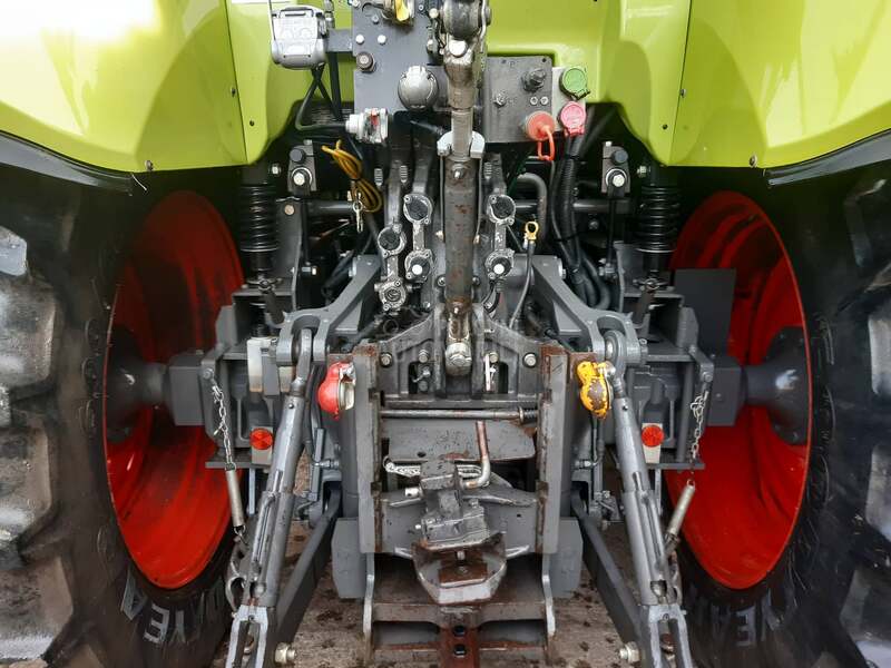 Claas Arion 630