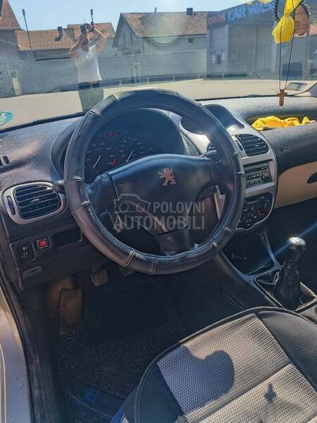 Peugeot 206 1.1