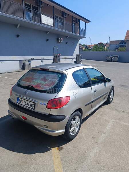 Peugeot 206 1.1