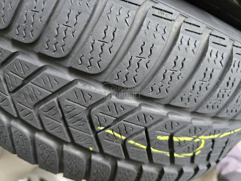 Pirelli 215/55 R16 Zimska