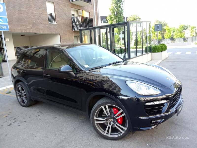 Porsche Cayenne TURBO LOOK