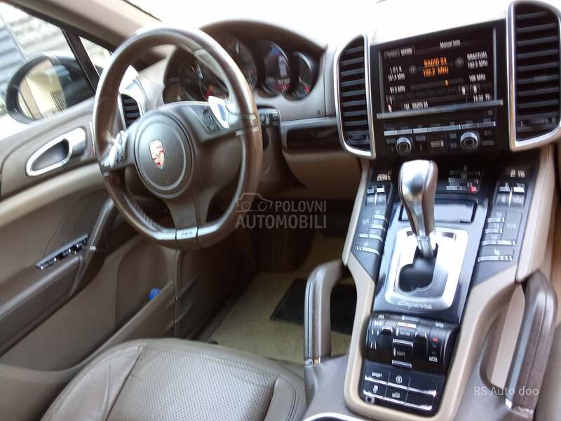 Porsche Cayenne TURBO LOOK