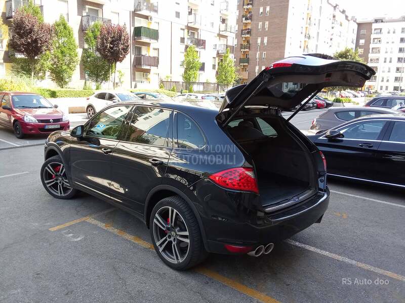 Porsche Cayenne TURBO LOOK