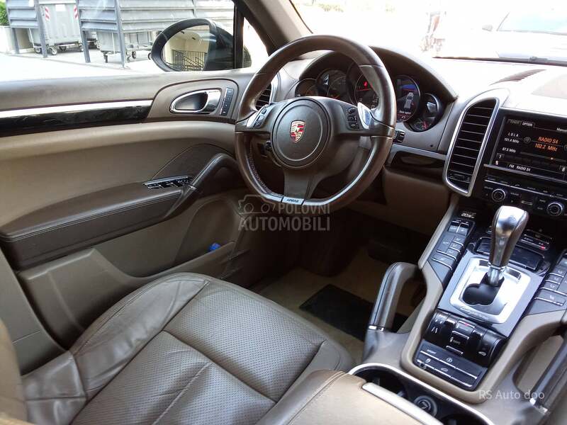 Porsche Cayenne TURBO LOOK